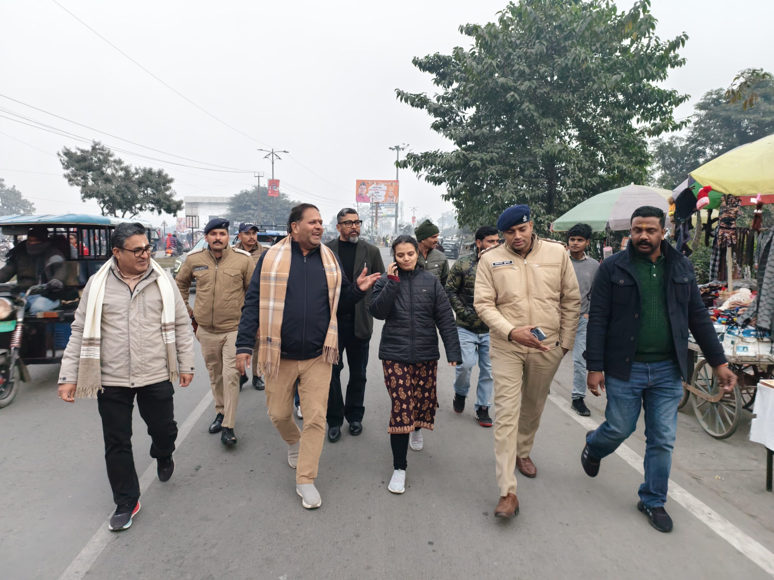 जाम के झाम से निजात दिलाने के लिए सड़क पर उतरे महापौर