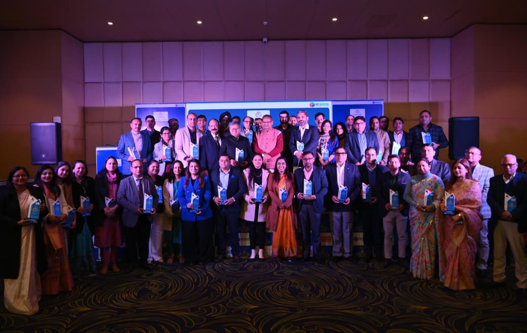 उत्कृष्ट कार्य करने वाले चिकित्सकों को दिया पुरस्कार, कैबिनेट मंत्री गणेश जोशी