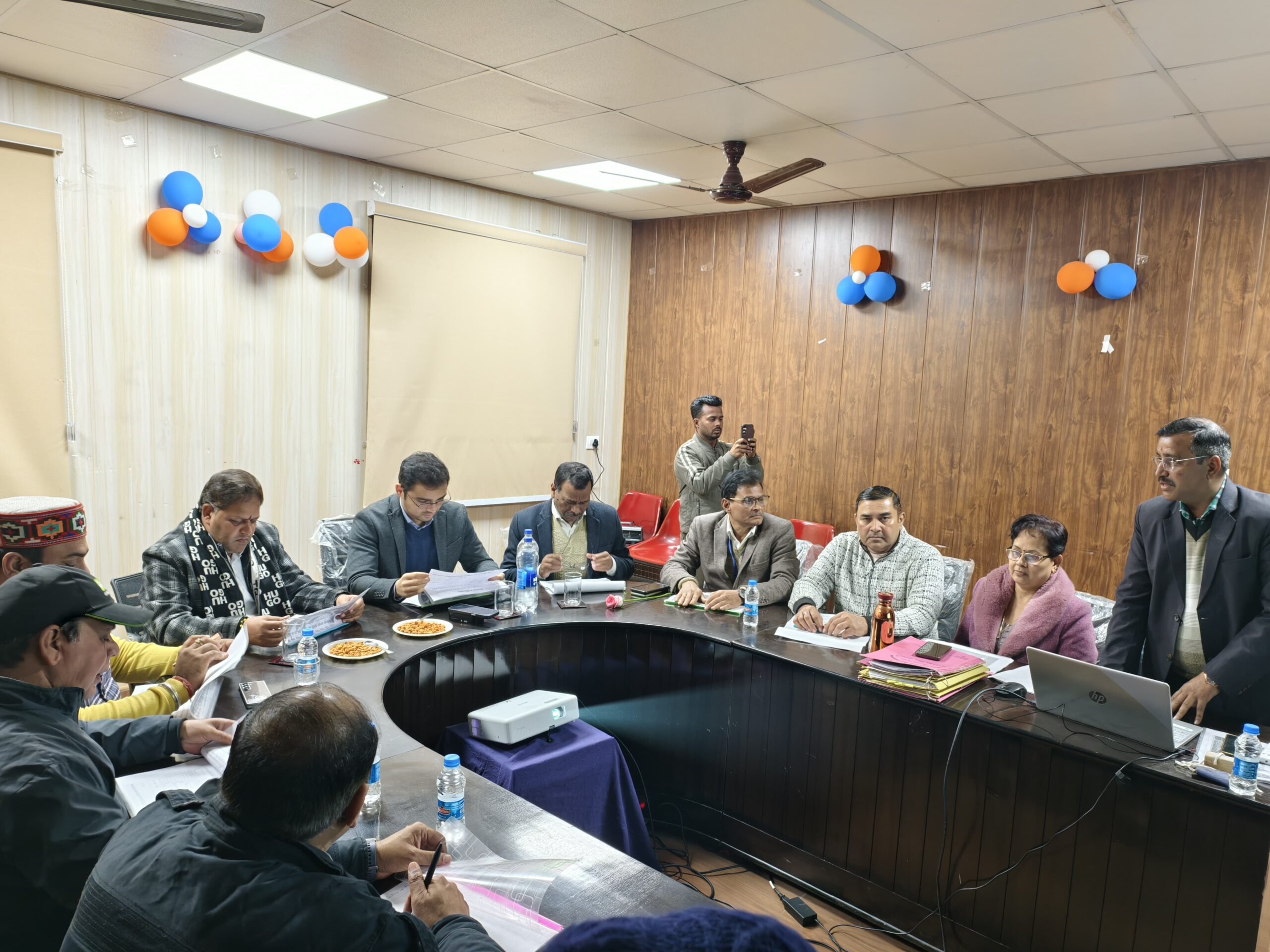 महापौर ने जिला अस्पताल का किया निरीक्षण