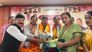 भाजपा प्रदेश प्रवक्ता बनने पर राजेश शुक्ला का भव्य स्वागत,जिला भाजपा कार्यालय में कार्यकर्ताओं ने किया अभिनंदन