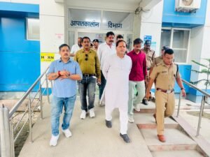 महापौर ने जिला अस्पताल पहुंचकर घायल महिला कांस्टेबल का हाल जाना