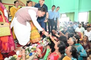 रक्षाबंधन समारोह में मुख्यमंत्री धामी का भव्य स्वागत,महिलाओं के लिए 60 वर्ष की उम्र से मुफ्त बस सफर की घोषणा।