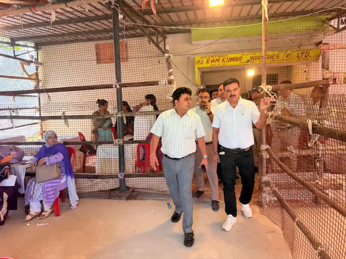 मतदान से पहले किच्छा पहुंचे डीएम-एसएसपी, तैयारियों का लिया जायजा