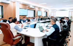 साइबर फ्रॉड पर सख्त हुआ उत्तराखंड, मुख्य सचिव आनंद बर्द्धन ने पुलिस-बैंकों को दिए कड़े निर्देश; म्यूल अकाउंट्स पर चलेगा विशेष अभियान