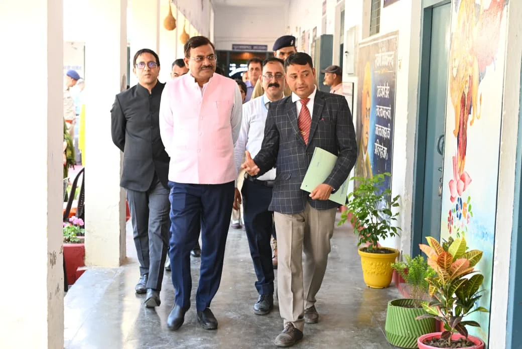मुख्य सचिव आनंद बर्द्धन ने ‘सर्वशक्ति सी.एल.एफ. तुल्याड़ा’ के ग्राम मल्ली स्थित कलेक्शन सेंटर का किया उद्घाटन : समूह की महिलाओं के आत्मनिर्भरता प्रयासों को सराहा