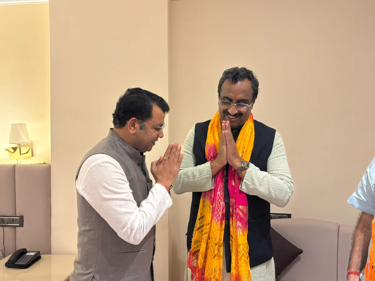 देहरादून में विधायक शिव अरोरा ने भाजपा प्रदेश प्रभारी राम माधव व सह प्रभारी बांसुरी स्वराज से की शिष्टाचार भेट व संगठनात्मक विषयों पर हुई चर्चा