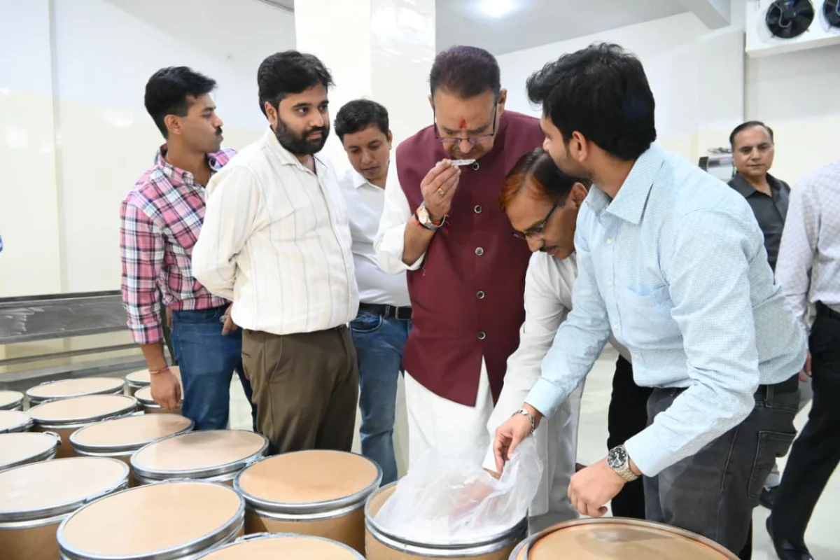काशीपुर के एरोमा पार्क पहुंचे कृषि मंत्री गणेश जोशी, सुगंधित खेती को बढ़ावा देने पर जोर