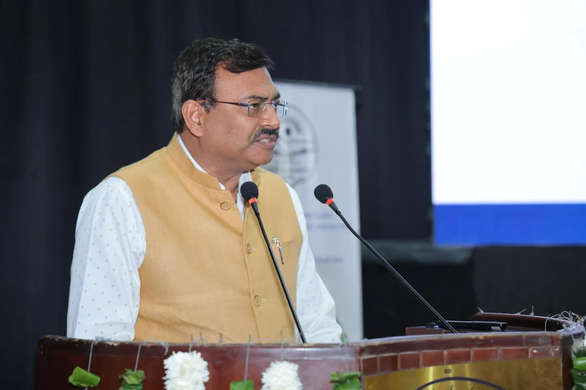 मुख्य सचिव ने किया दून विश्वविद्यालय में दो दिवसीय राष्ट्रीय संगोष्ठी का शुभारंभ