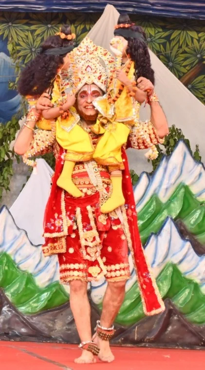 “मैं तो अज्ञानी वानर ठहरा प्रभु… आपने अपने अनादि भक्त हनुमान को पहचानने में इतनी देर क्यों कर दी!” राम–हनुमान महामिलन ने दर्शकों को किया भावविभोर