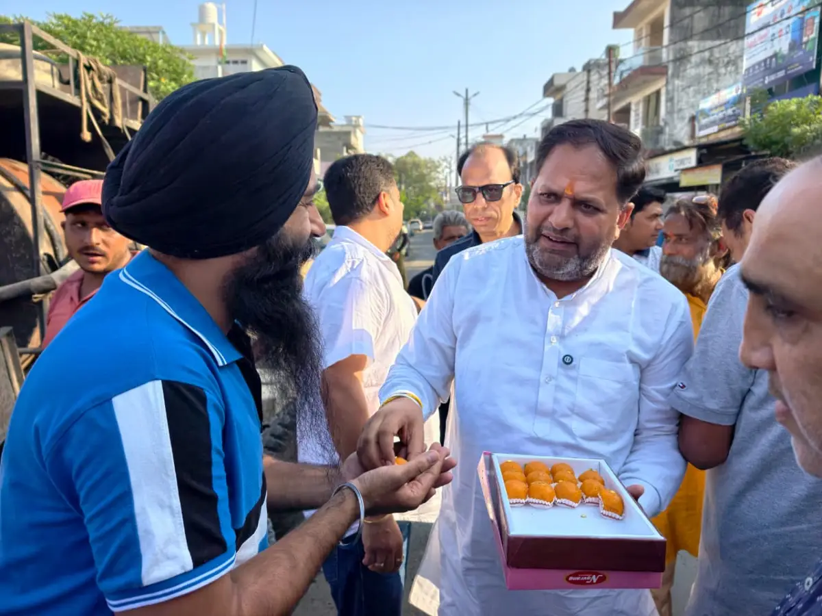रुद्रपुर में युद्ध स्तर पर शुरू हुआ सड़कों को गड्ढामुक्त करने का अभियान
